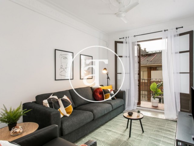Bright apartment for rent steps away from the Poble Sec subway in Barcelona