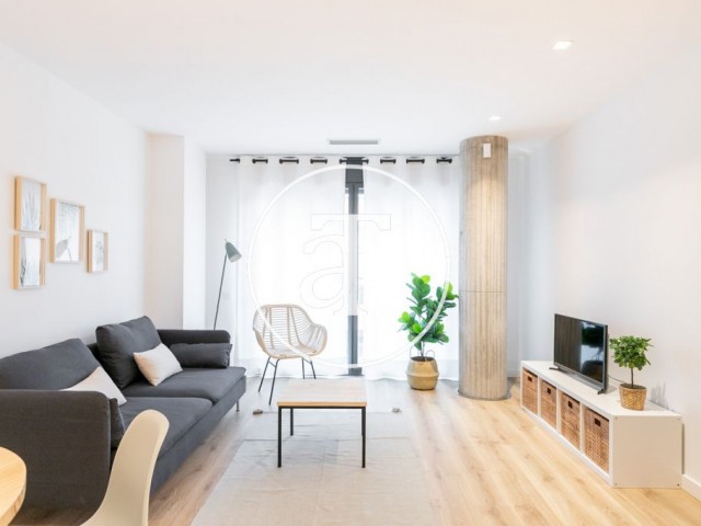 Piso amueblado de alquiler temporal con 2 habitaciones dobles en Barcelona
