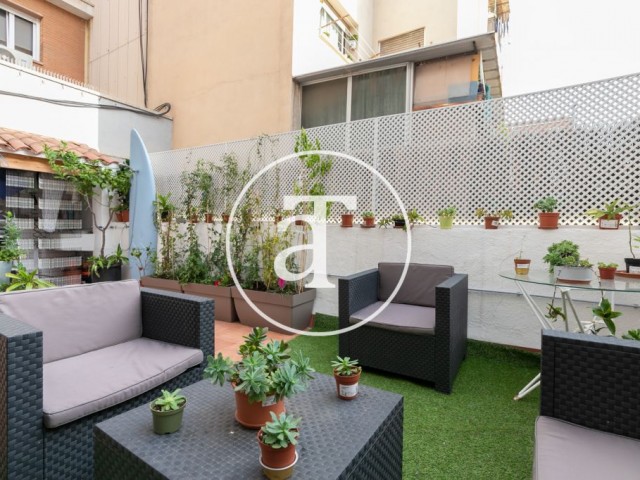 Alquiler temporal de piso con terraza de 2 habitaciones en Barcelona