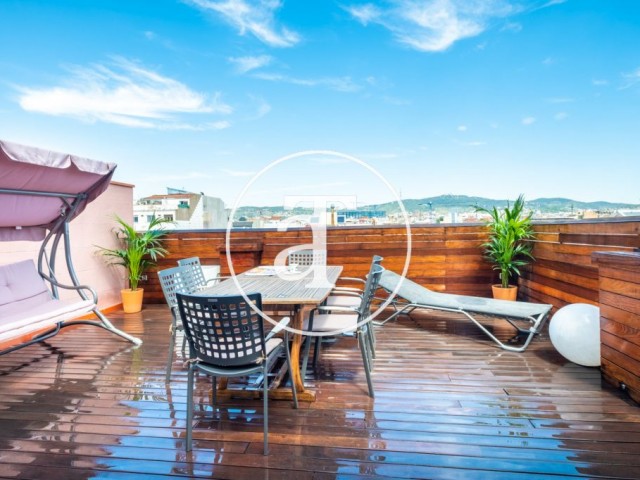 Monthly rental apartment with 2 terraces in Sant Antoni, Barcelona