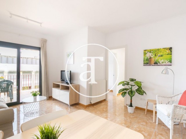 Monthly rental apartment with 3 double bedrooms and private terrace in Eixample