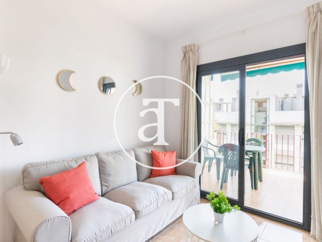 Monthly rental apartment with 3 double bedrooms and private terrace in Eixample