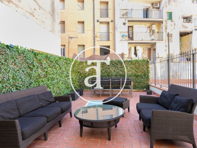 Dúplex de alquiler temporal de 2 habitaciones con terraza en zona céntrica de Barcelona