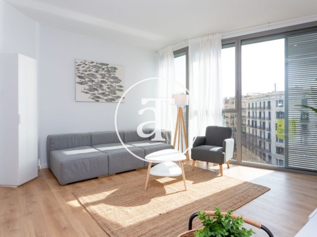 Monthly rental apartment with 3 bedrooms, terrace and shared pool close to Diagonal Av.